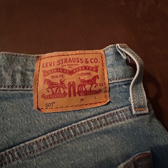 Levi 501 denim shorts - Picture 5 of 6